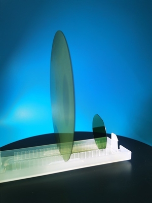 पॉलिशिंग सिलिकॉन कार्बाइड इनगॉट सब्सट्रेट SiC चिप सेमीकंडक्टर 8 इंच 200 मिमी