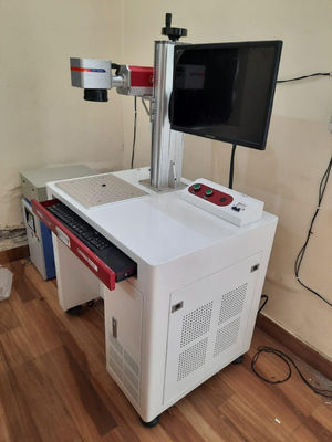 355nm यूवी लेजर मार्किंग मशीन 3W/5W/10W वैकल्पिक शक्ति ±0.01mm सटीकता