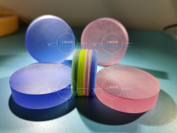 सिंथेटिक रूबी नीलमणि ब्लॉक रंगीन नीलम लेंस व्यास 1 - 120 मिमी